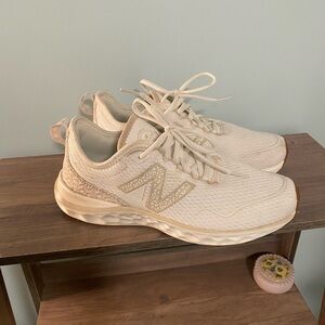 New Balance Womens Size 8.5 Fresh Foam Sport SPT V4 White/Tan Cheetah Print Runn